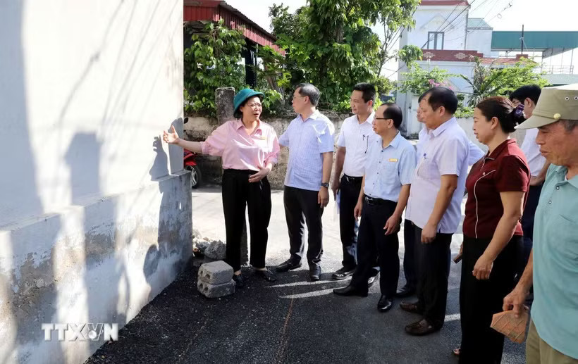 media.vietnamplus.vn-images-1d245e1877497bcf7b0c25b65c66accea31f4f1e0e0ef8d791b7224bb24c6a115ef18b86740ede64eb43abdf9d4ec294-_ttxvn-dan-chu-o-co-so.jpg.avif