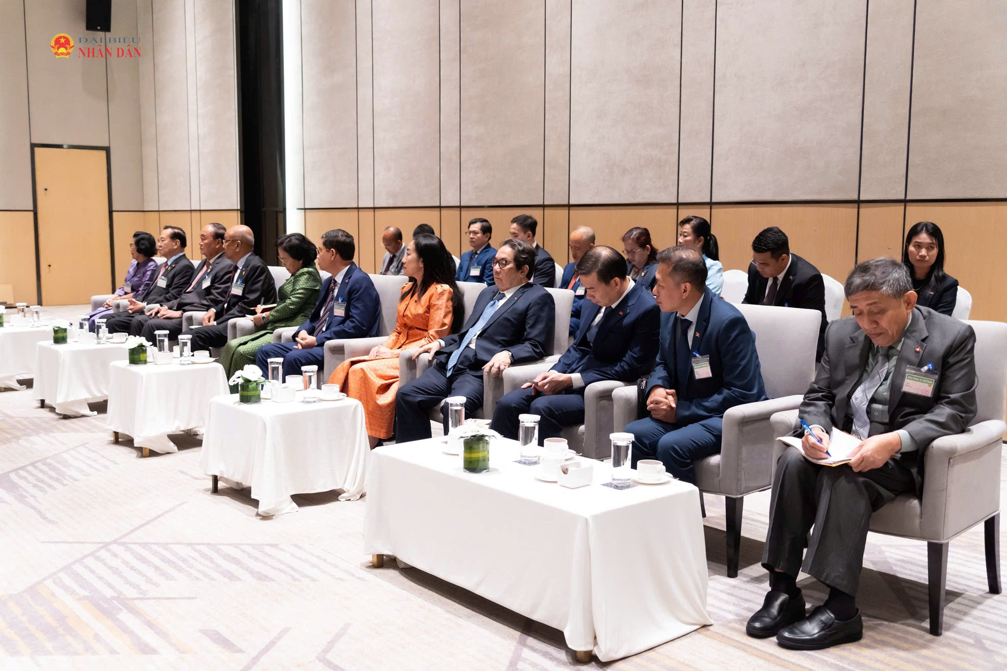 Các đại biểu dự buổi tiếp giữa lãnh đạo Quốc hội 2 nước.