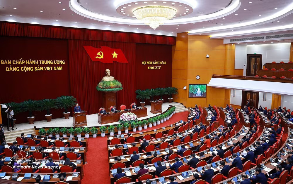 The opening session of the third plenum of the 14th Party Central Committee (Photo: VNA) vnanet-potal-khai-mac-hoi-nghi-lan-thu-ba-ban-chap-hanh-trung-uong-dang-khoa-xiv-8898983-2.jpg