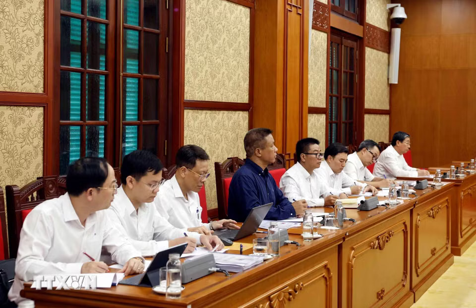 ddb2a45abbd62906152-_ttxvn-tong-bi-thu-chu-tich-nuoc-chu-tri-lam-viec-ve-tai-co-cau-tap-doan-than-khoang-san-viet-nam-3.jpg.avif