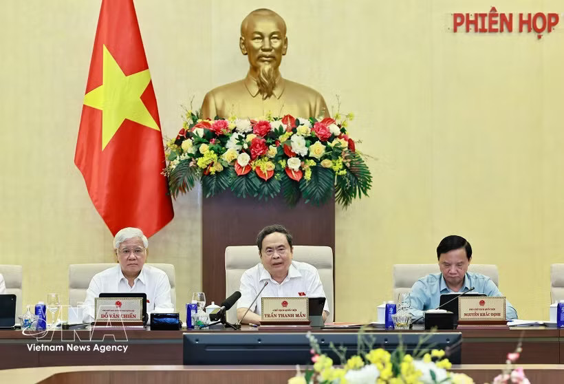 NA Chairman Tran Thanh Man speaks at the meeting (Photo: VNA)