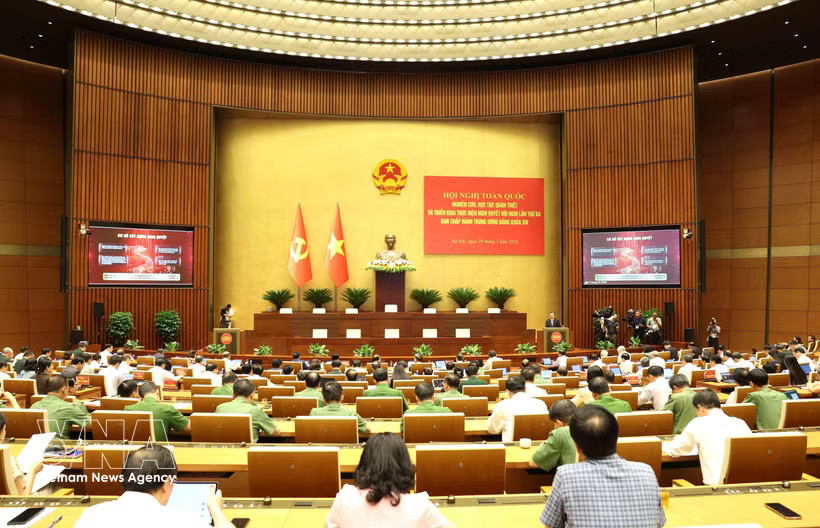 An overview of the conference at the central venue, Dien Hong Hall of the National Assembly House in Hanoi on July 29. (Photo: VNA)