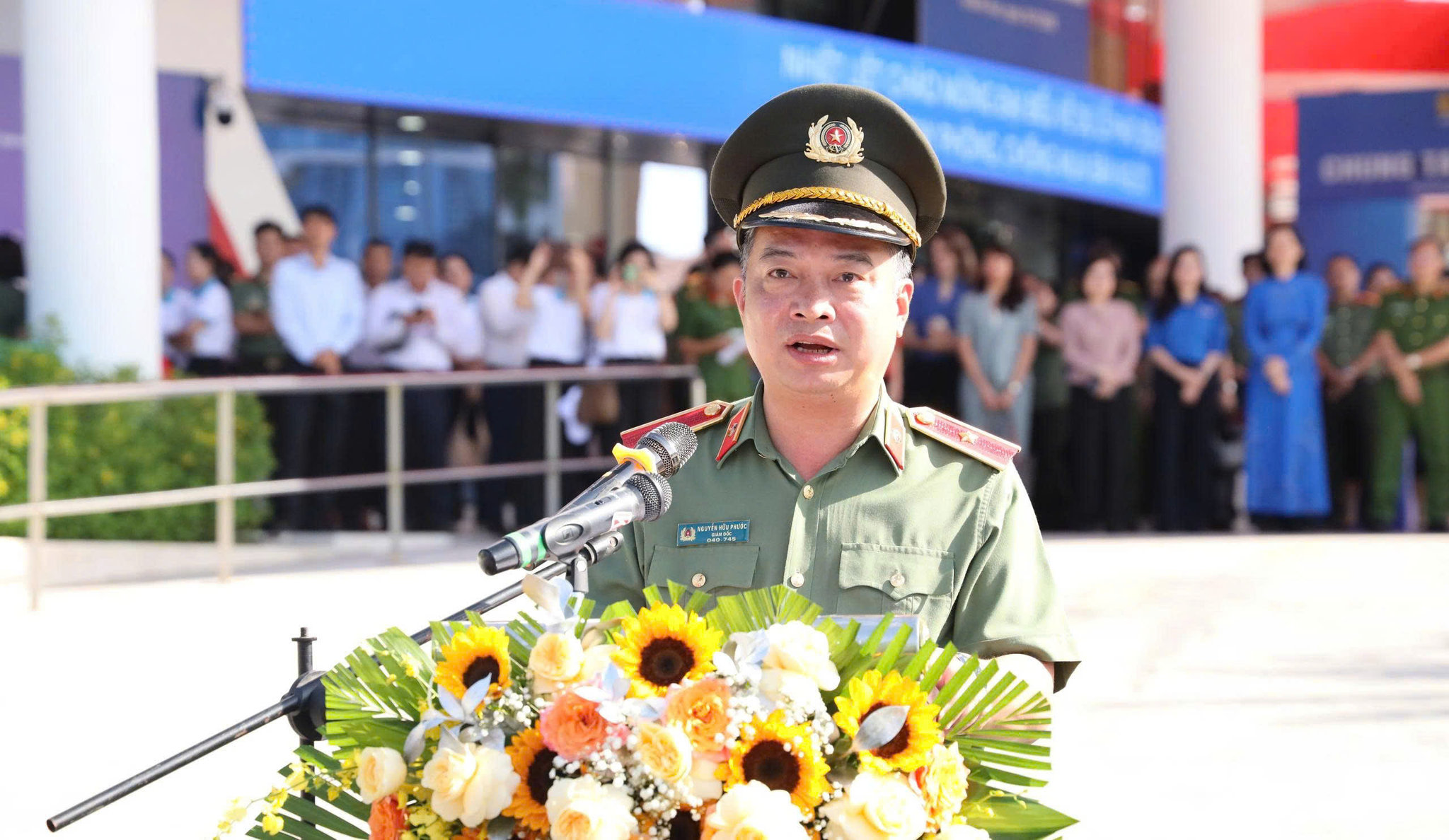 Thiếu tướng Nguyễn Hữu Phước phát biểu tại chương trình diễu hành biểu dương lực lượng của các đơn vị.
