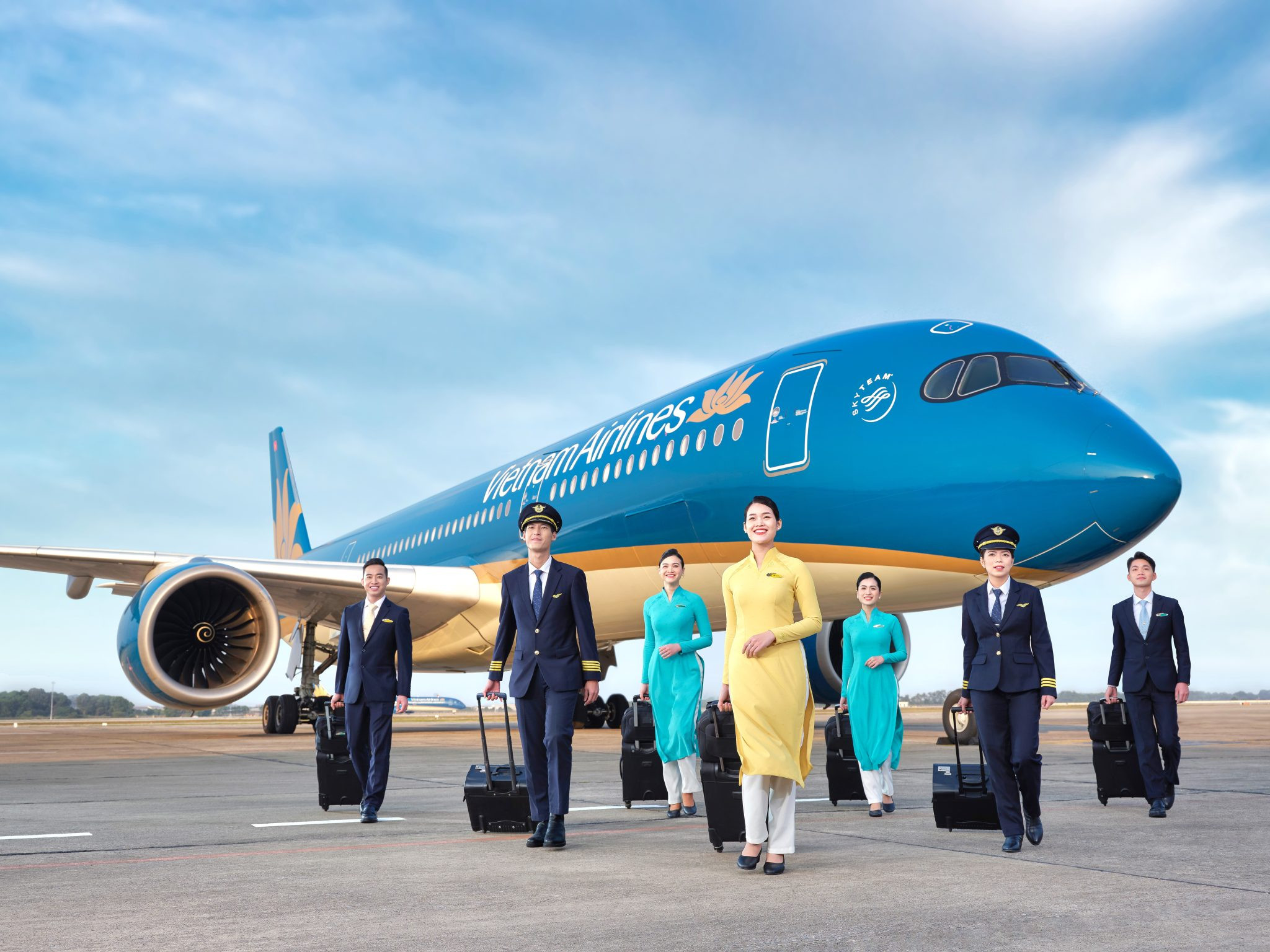 2. Vietnam Airlines được đánh giá cao nhờ theo đuổi mô hình lấy khách hàng làm trọng tâm, không ngừng cải thiện chất lượng dịch vụ và xây dựng uy tín thương hiệu