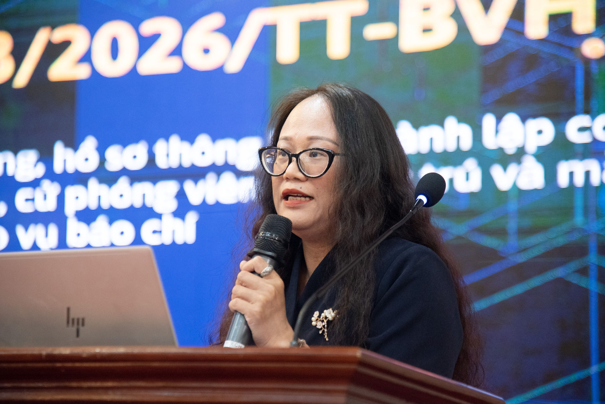 Bà Mai Hương Giang - Phó Cục trưởng Cục Báo chí, Bộ Văn hóa, Thể thao và Du lịch phát biểu