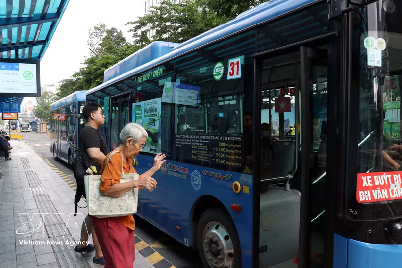 Since July 1, free travel has been available on all 134 subsidised and non-subsidised bus routes across Ho Chi Minh City. (Photo: VNA)