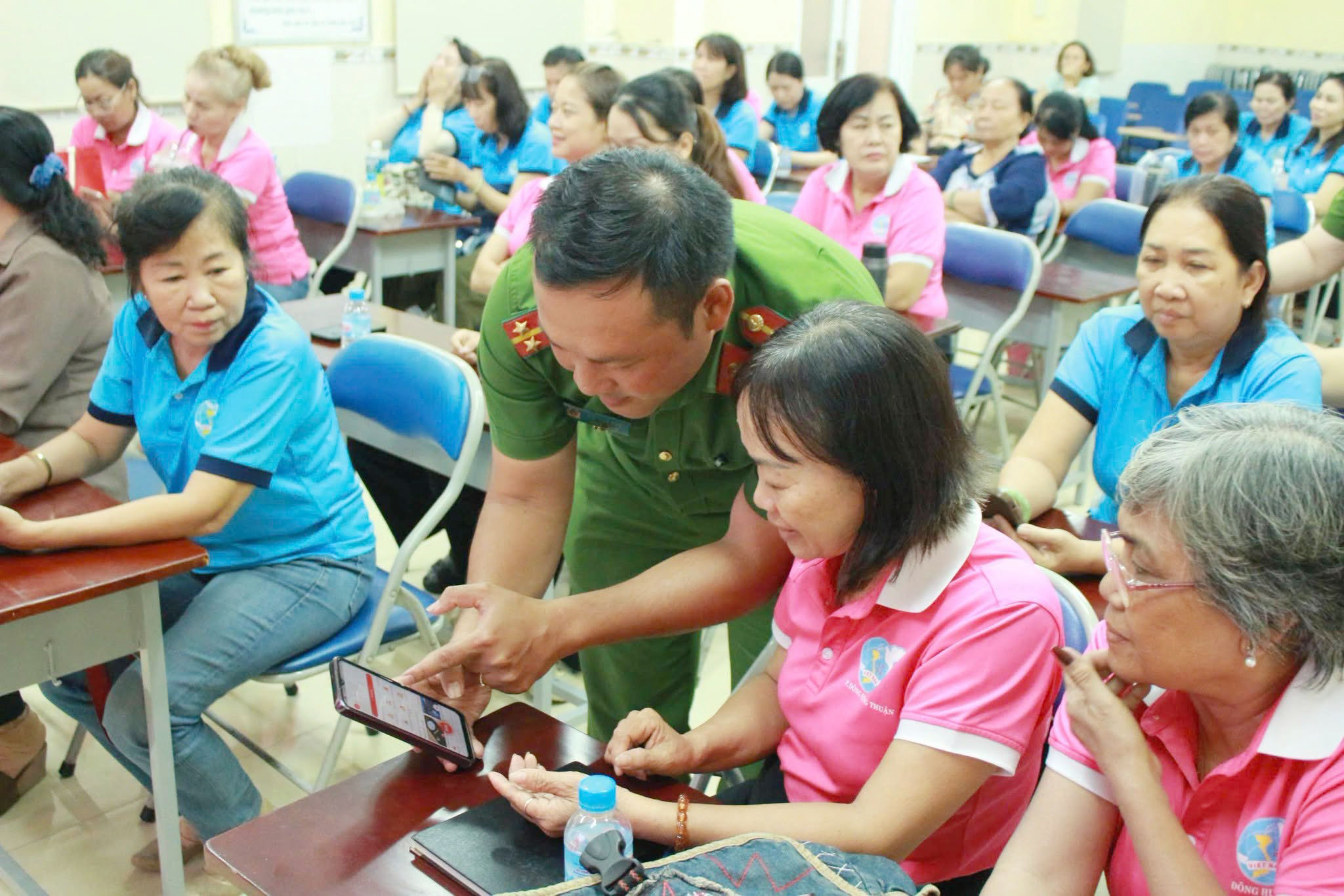 TP. Hồ Chí Minh Giữ bình yên từ những việc làm thầm lặng