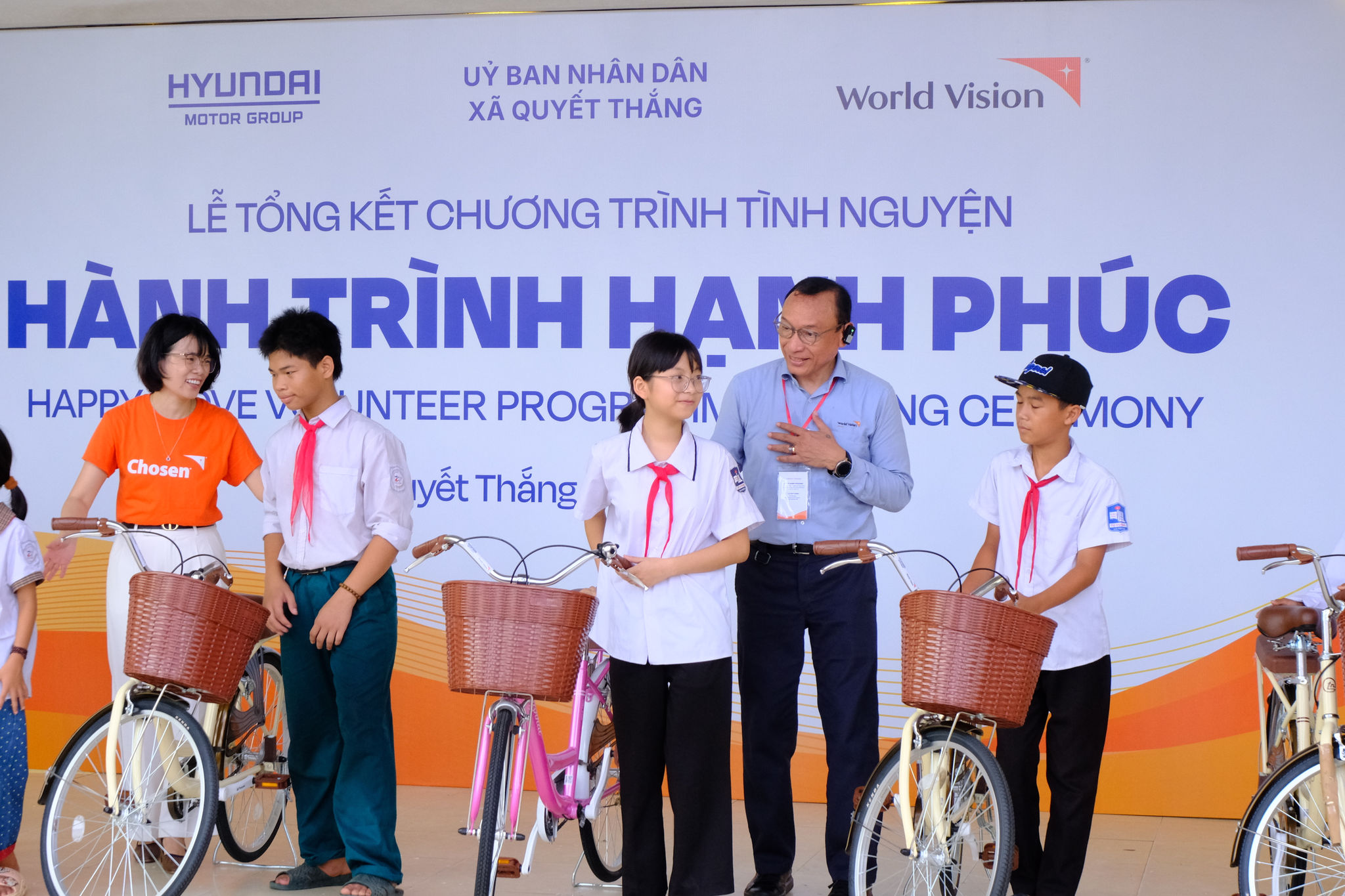 bicycle-gift-to-students6.jpg