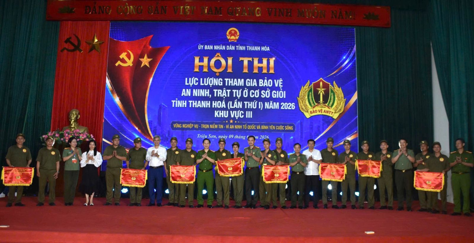 12-108-.jpg
