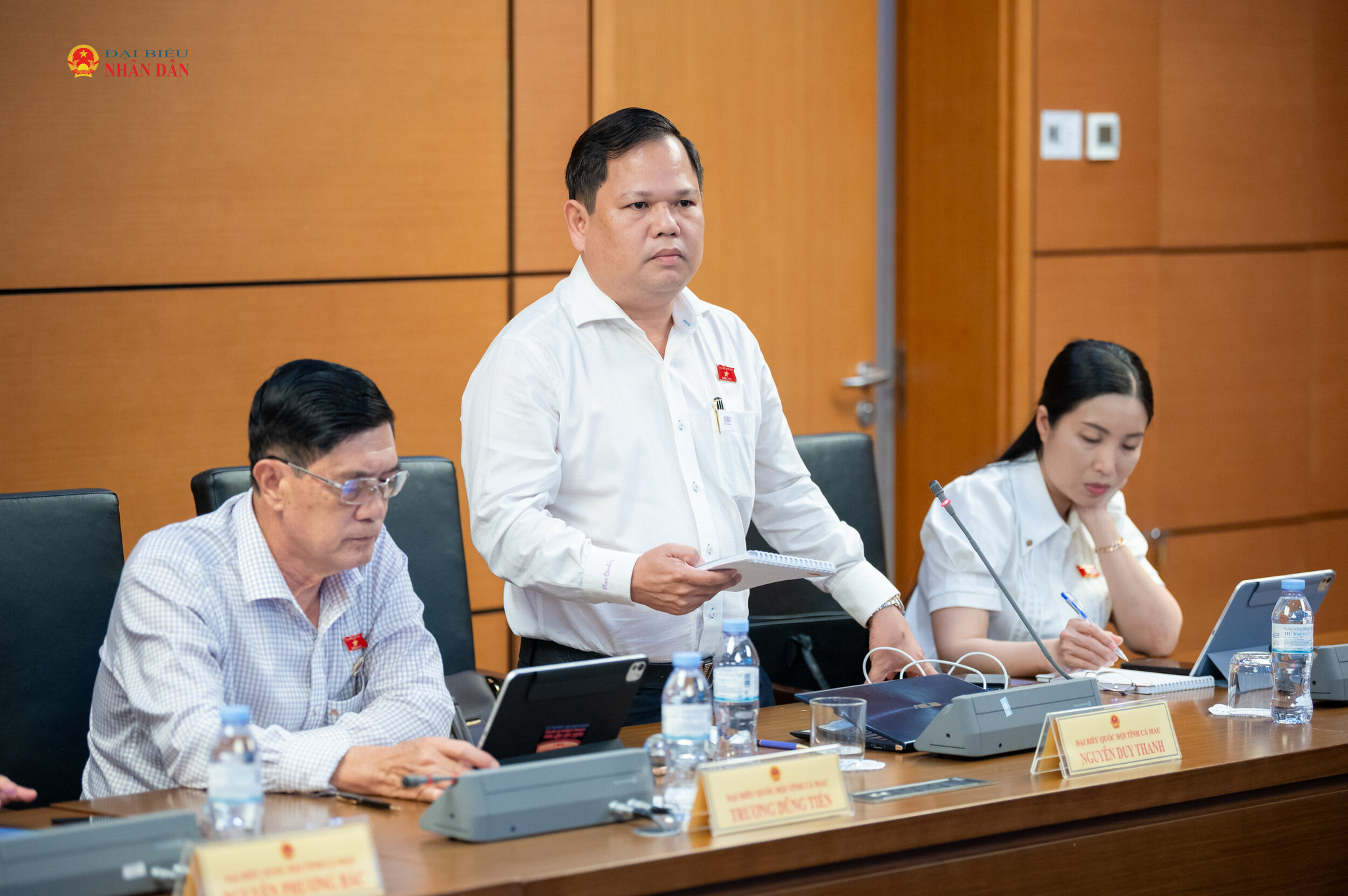 ĐBQH Nguyễn Duy Thanh (Cà Mau) phát biểu
