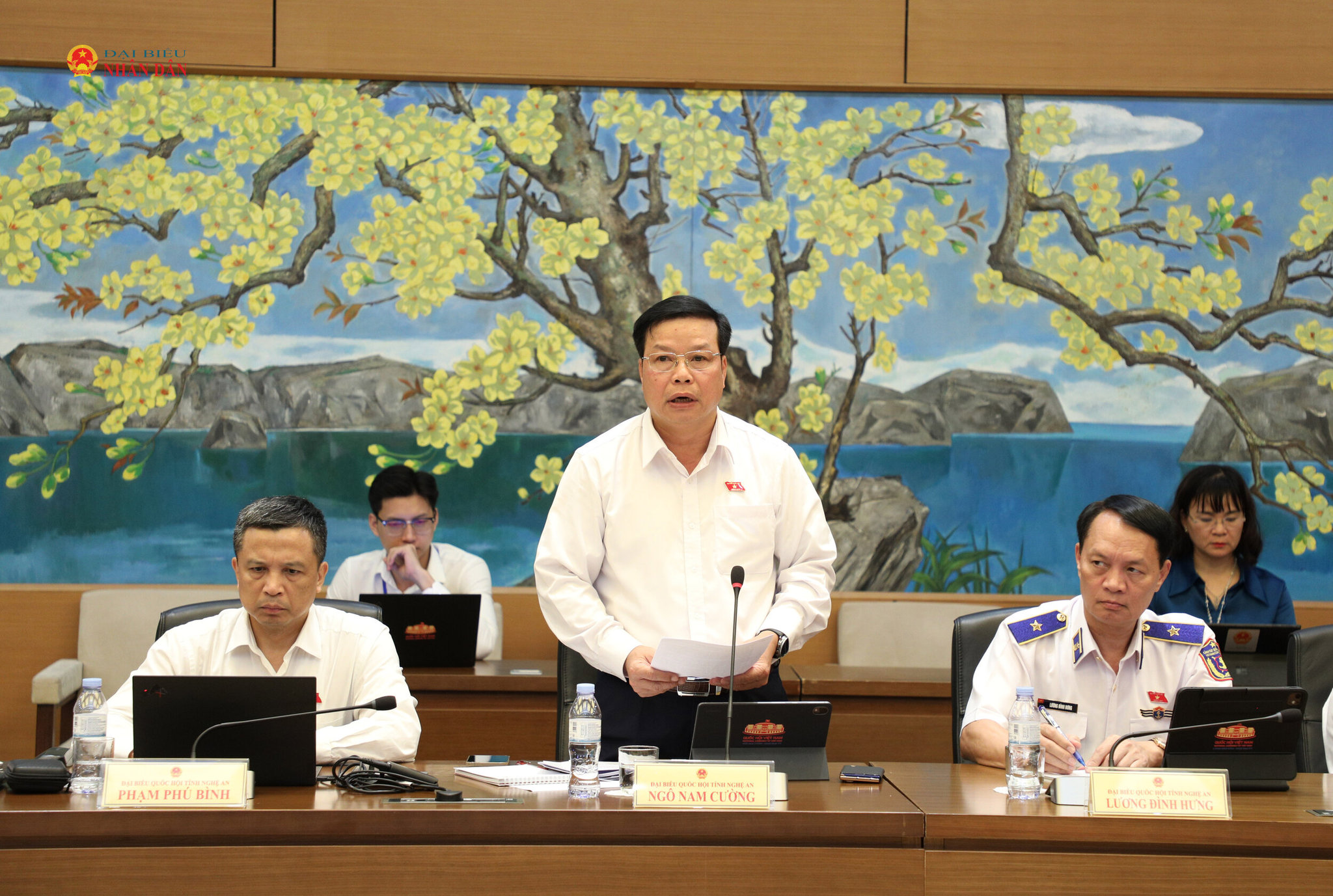 Đại biểu Ngô Nam Cường (Nghệ An) phát biểu thảo luận tại tổ