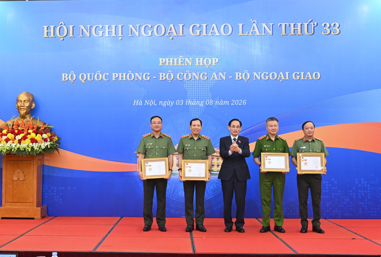 bocongan.gov.vn-media-bca-media-_library-20260803175435-f7eb1493-d858-43cd-84a7-a6b7246f5b81-1-trao-khen-2.jpg