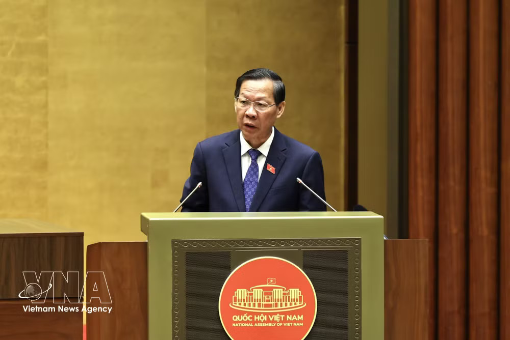 Chairman of the National Assembly (NA)'s Committee for Economic and Financial Affairs Phan Van Mai speaks at the 16th NA's first extraordinary session in Hanoi on August 3. (Photo: VNA) vnanet-phan-van-mai.jpg