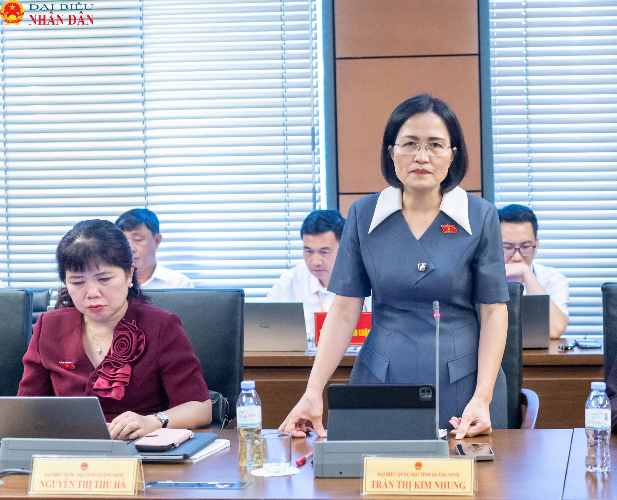 nhung.jpg