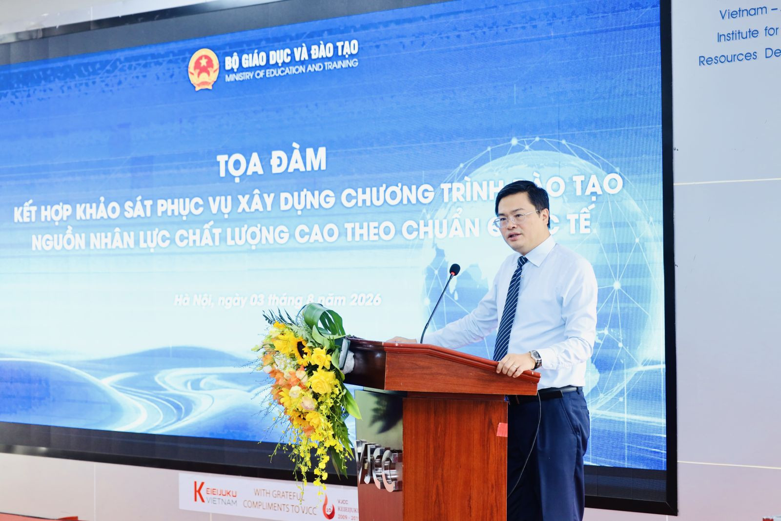 Phó Vụ trưởng Vụ Giáo dục Đại học, Bộ GDĐT Đặng Văn Huấn phát biểu tại tọa đàm