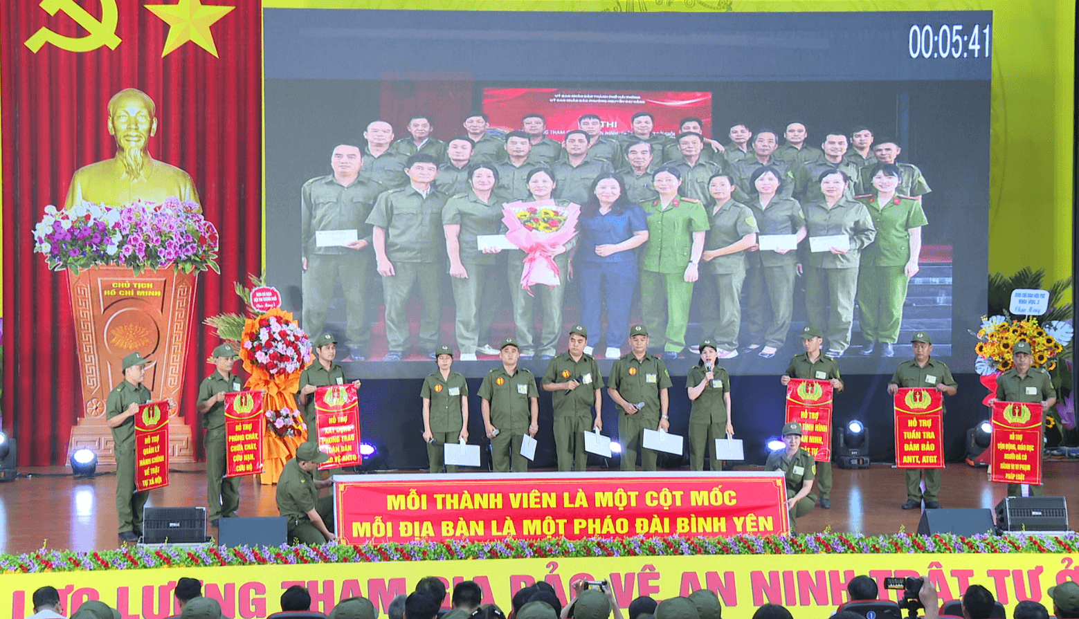 photo-library-20260602151806-caccc878-e107-4ea2-9d4a-d50392cd828b-phan-thi-tai-nang-ay-mau-sac.png