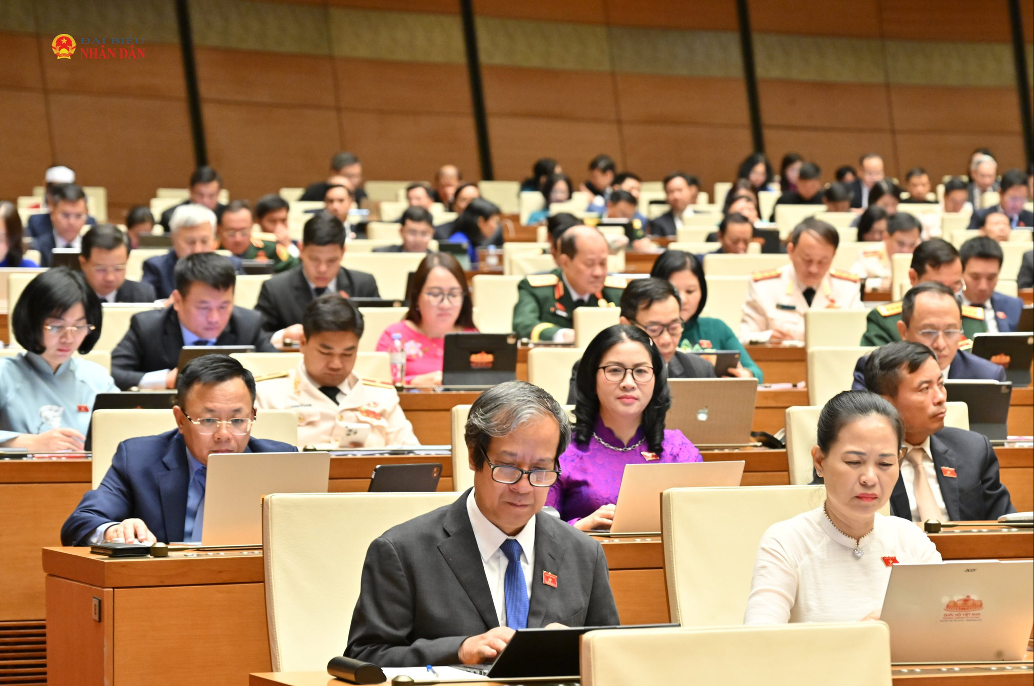 Các đại biểu tại phiên họp
