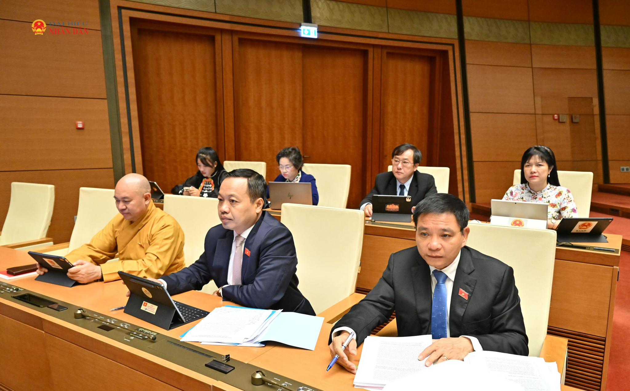 Các đại biểu tại phiên họp