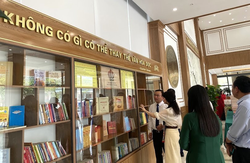 Xuất bản2