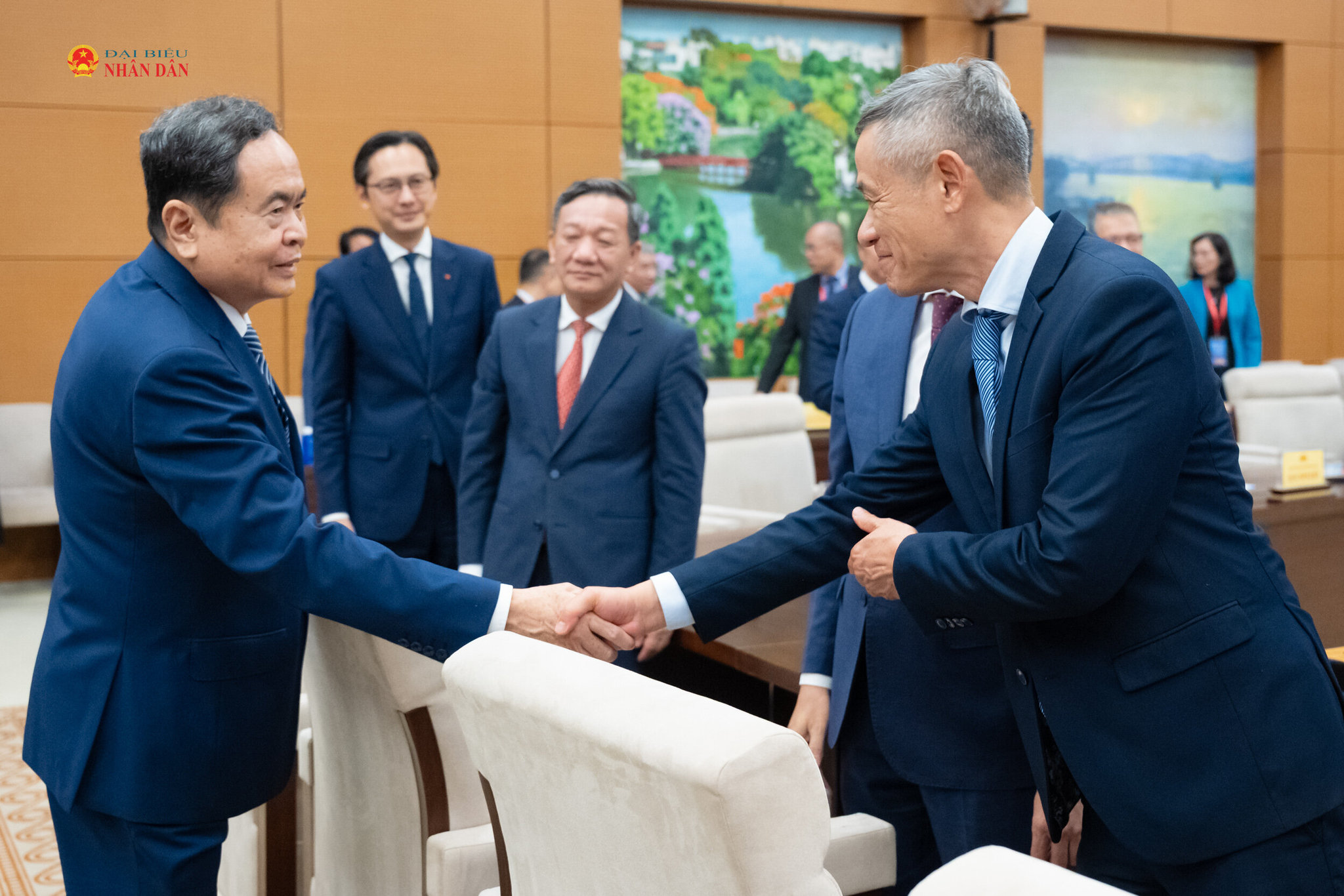 Chủ tịch Quốc hội Trần Thanh Mẫn gặp mặt Đoàn lãnh đạo Bộ Ngoại giao và các Đại sứ, Trưởng cơ quan đại diện Việt Nam ở nước ngoài nhân dịp về nước dự Hội nghị Ngoại giao lần thứ 33
