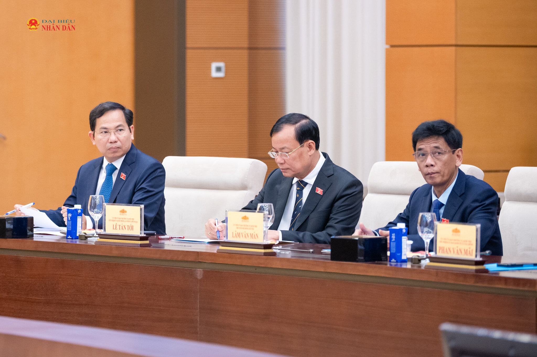Đại biểu tham dự buổi gặp