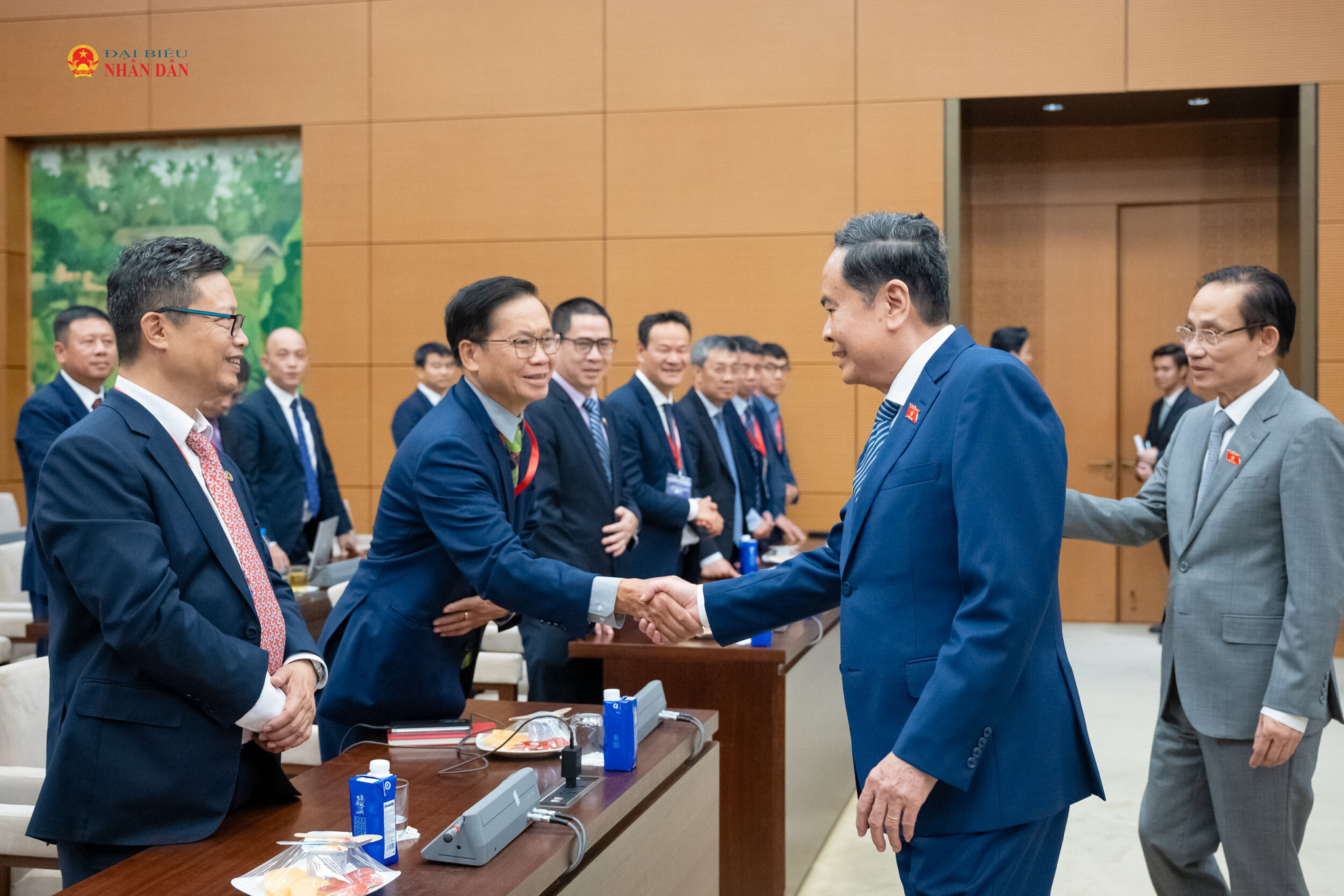 Chủ tịch Quốc hội Trần Thanh Mẫn gặp mặt Đoàn lãnh đạo Bộ Ngoại giao và các Đại sứ, Trưởng cơ quan đại diện Việt Nam ở nước ngoài nhân dịp về nước dự Hội nghị Ngoại giao lần thứ 33
