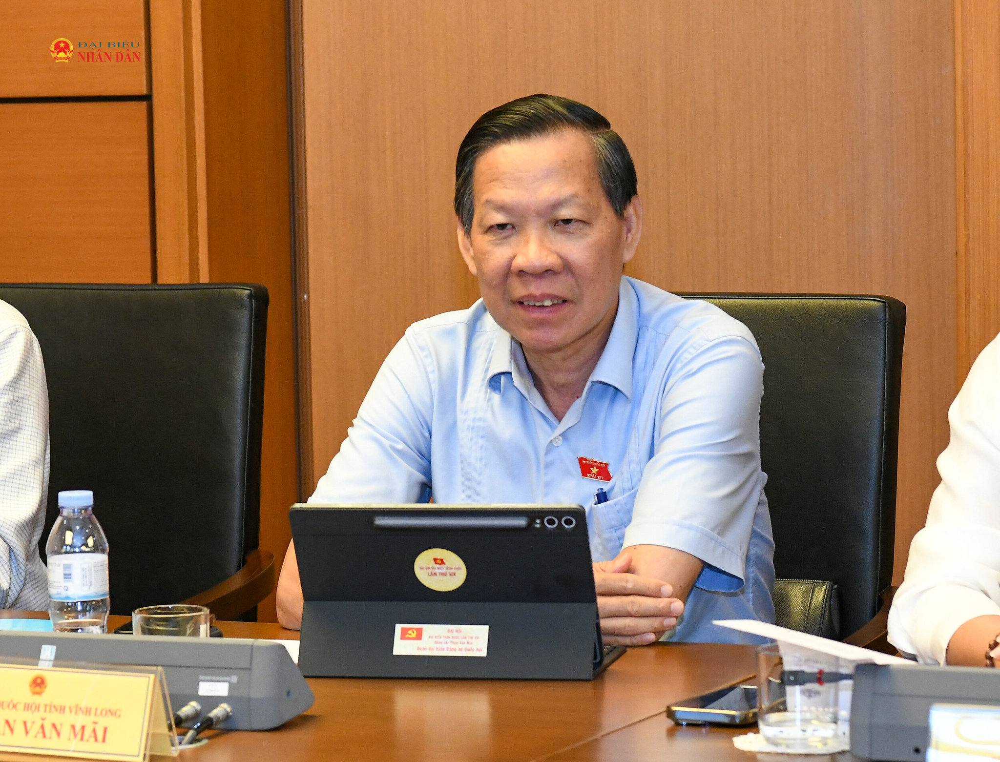 Chủ nhiệm Ủy ban Kinh tế và Tài chính Phan Văn Mãi phát biểu tại Tổ