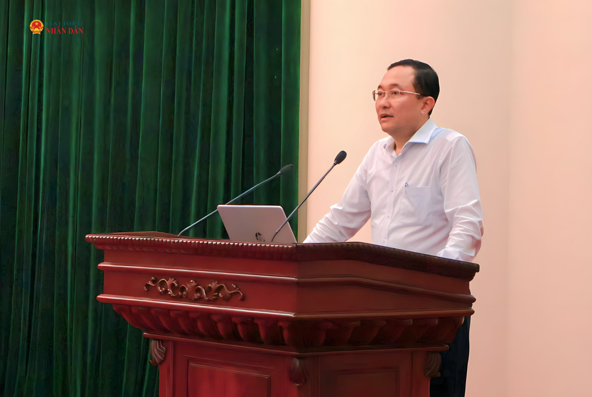 Phó Cục trưởng Cục Phổ biến, giáo dục pháp luật và Trợ giúp pháp lý, Bộ Tư pháp Phan Hồng Nguyên phát biểu tại Hội nghị