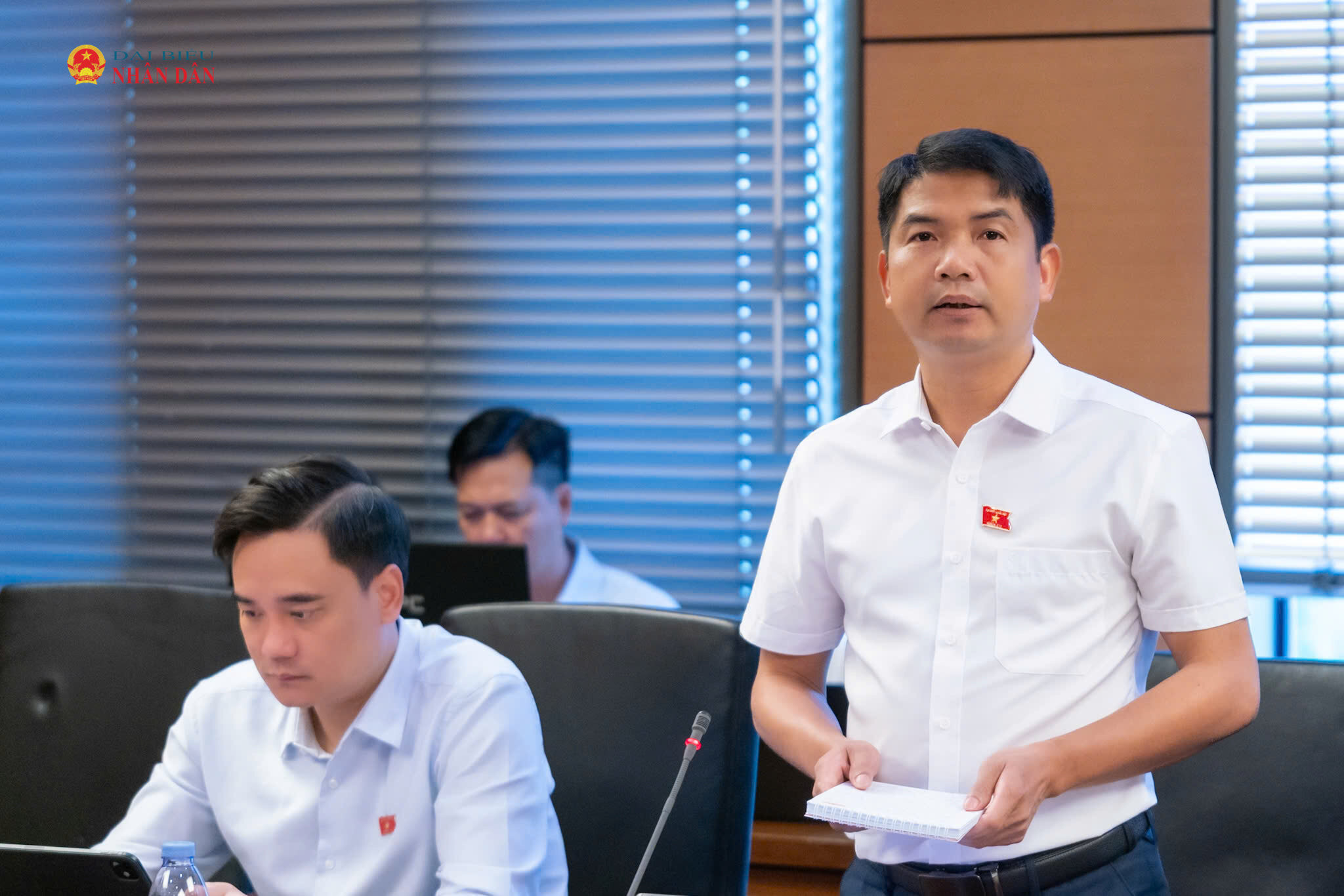 ĐBQH Vũ Văn Cường (Bắc Ninh) phát biểu thảo luận tại Tổ 8