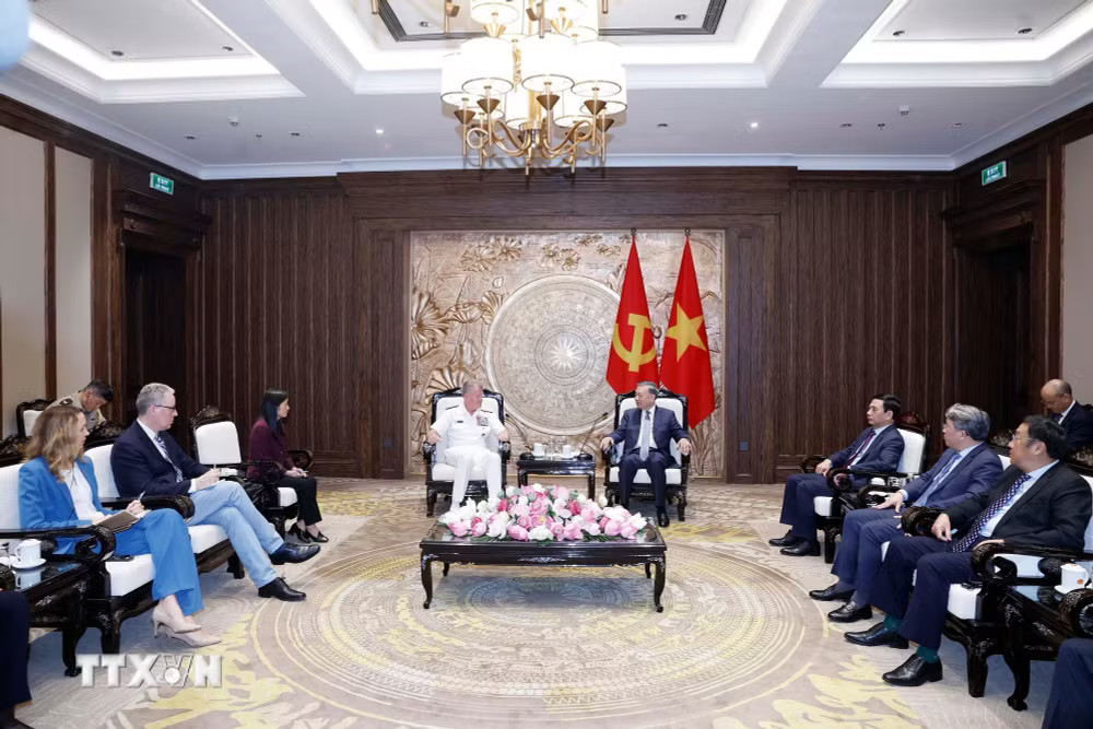 c477dcb554979e40e808f-_ttxvn-tong-bi-thu-chu-tich-nuoc-to-lam-tiep-tu-lenh-bo-tu-lenh-thai-binh-duong-hoa-ky-8935283-1.jpg.avif