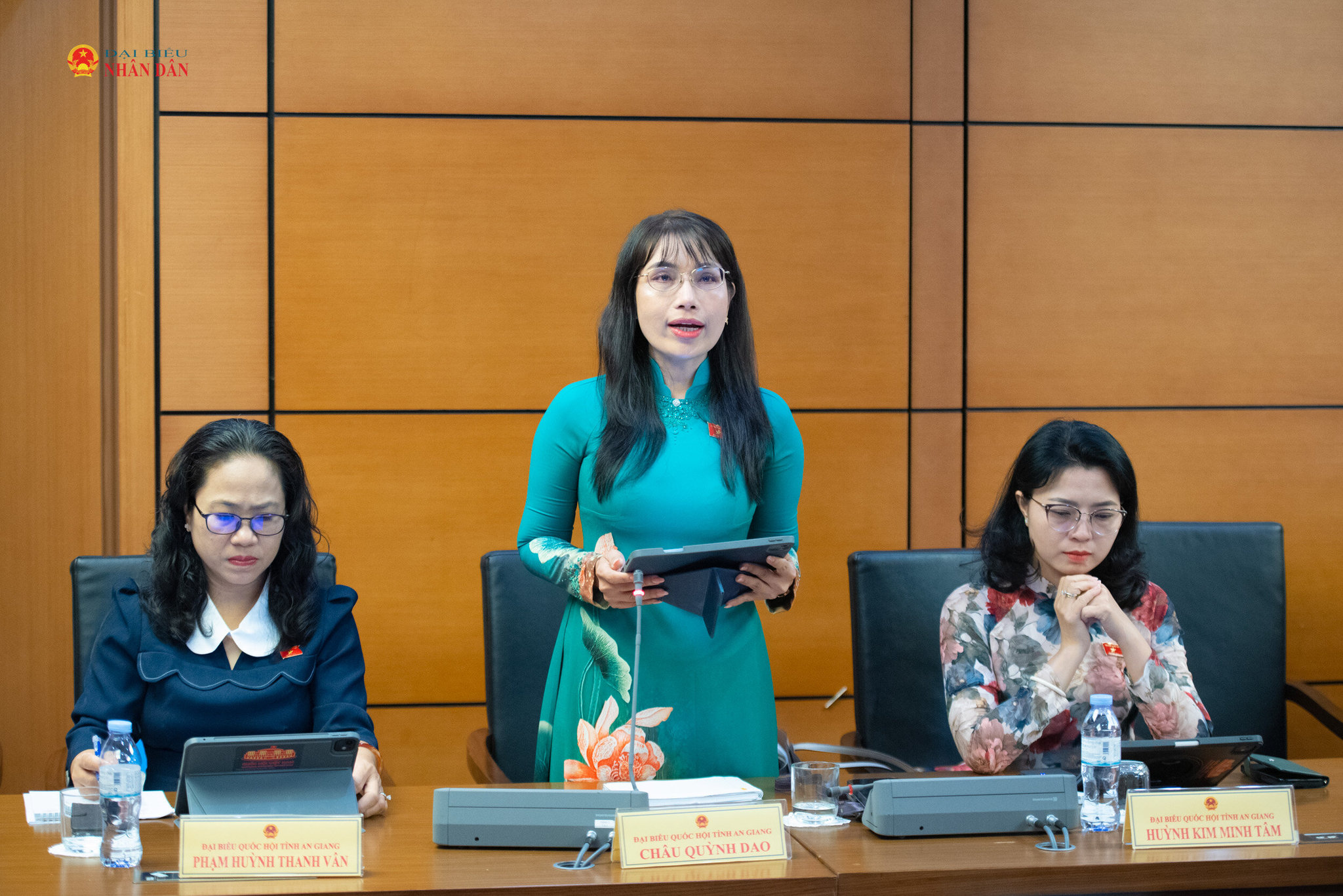 ĐBQH Châu Quỳnh Dao (An Giang) phát biểu