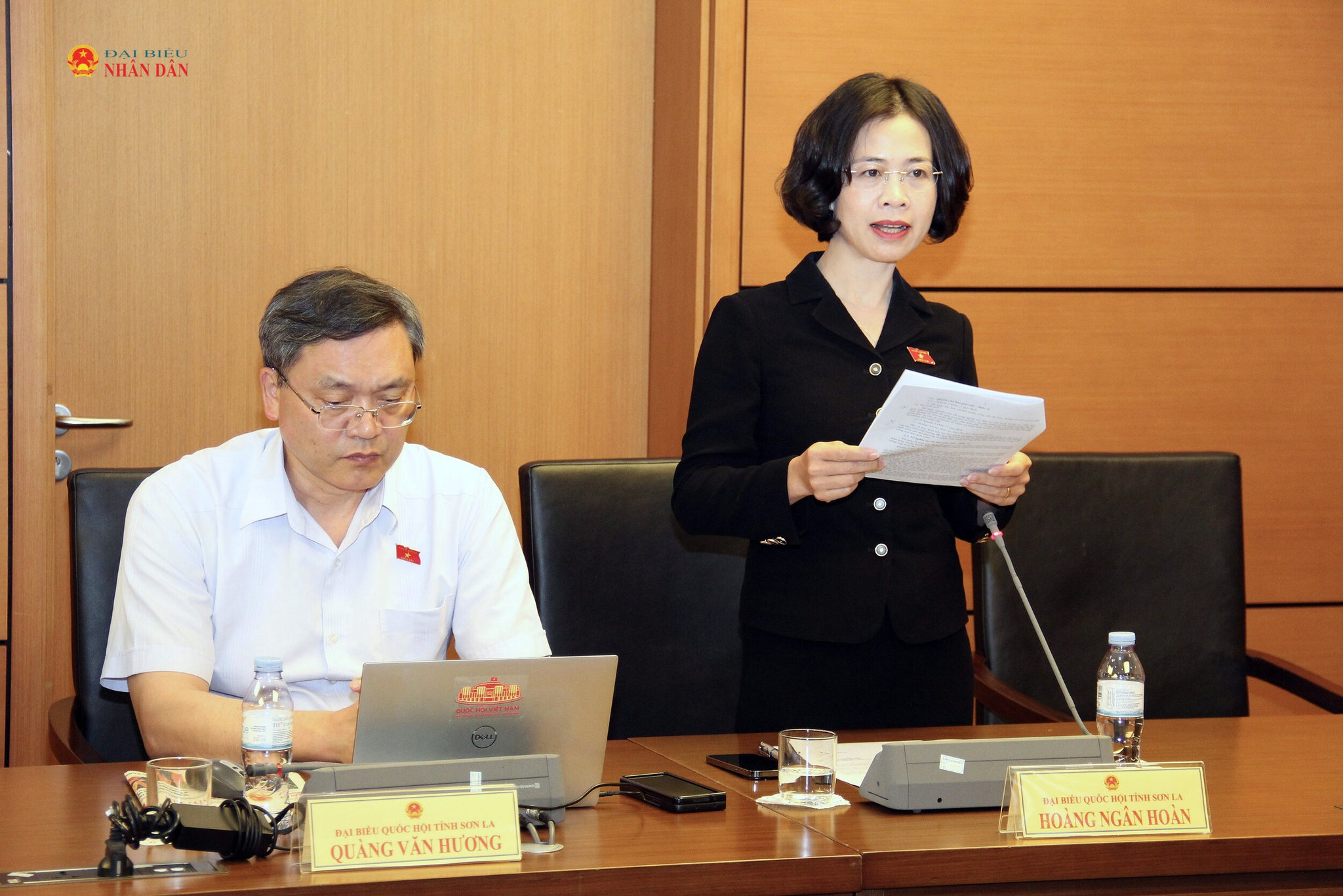 Đại biểu Hoàng Ngân Hoàn (Sơn La) phát biểu