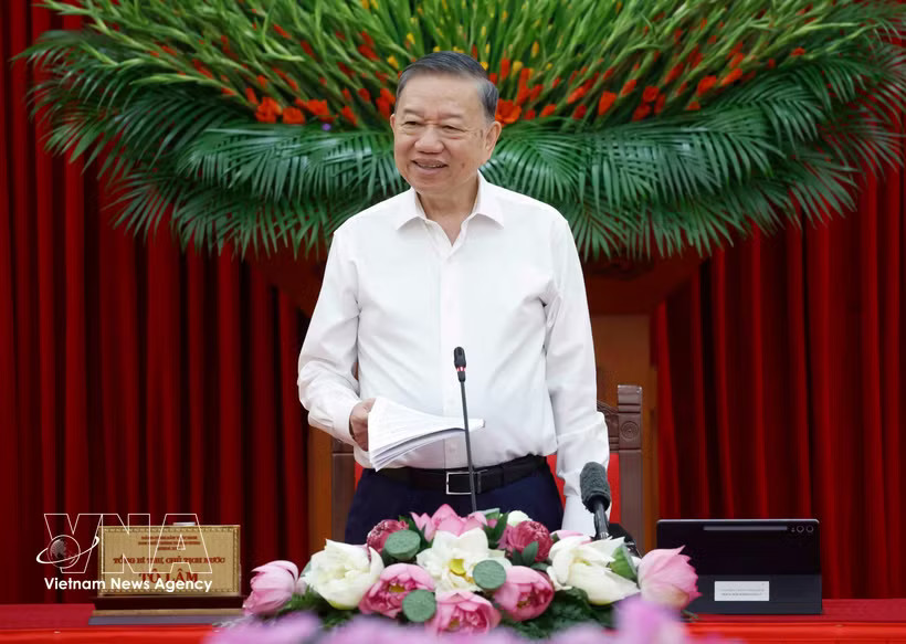 Party General Secretary and State President To Lam addresses the first meeting of the Central Steering Committee for reviewing practice and considering the amendment and supplementation of the Party Statutes on August 5. (Photo: VNA)
