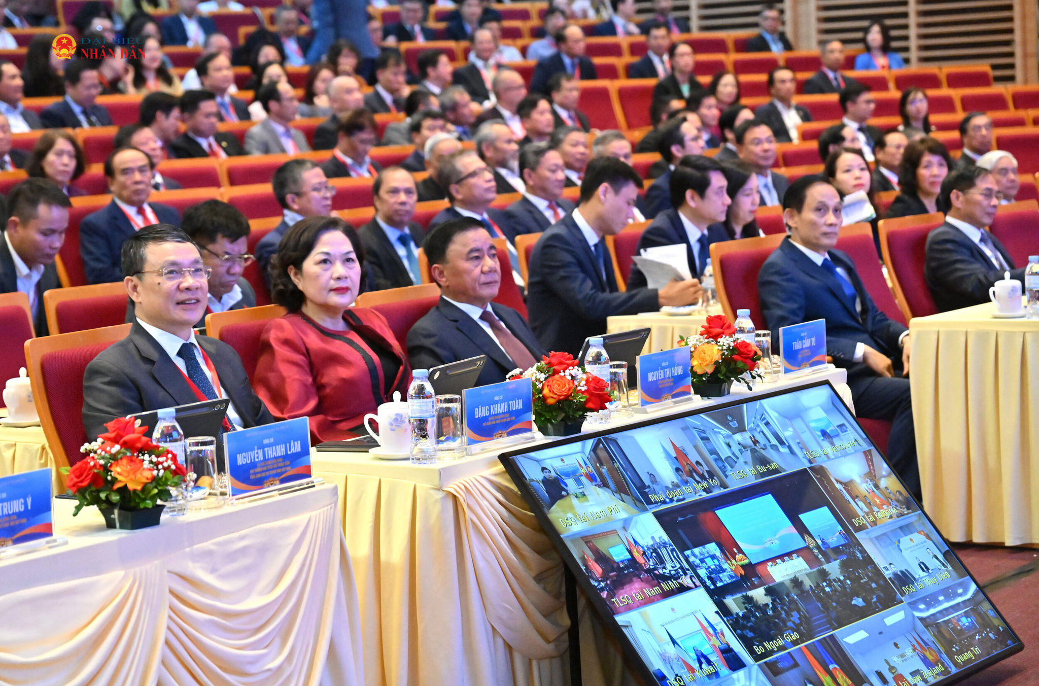 Thường trực Ban Bí thư Trần Cẩm Tú, Phó Chủ tịch Quốc hội Nguyễn Thị Hồng và các đại biểu dự Hội nghịVQK_3549