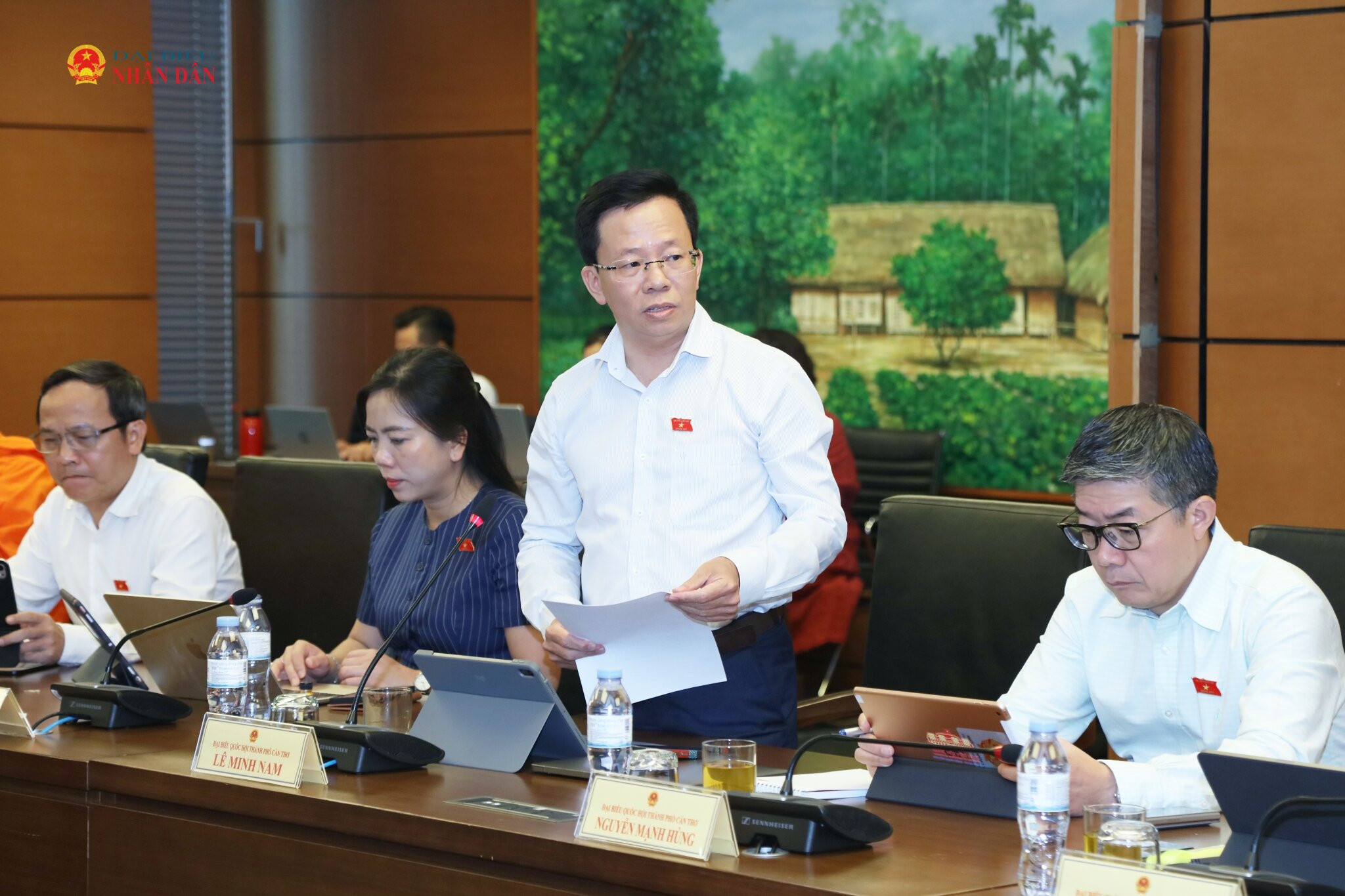 ĐBQH Lê Minh Nam (Cần Thơ) phát biểu 