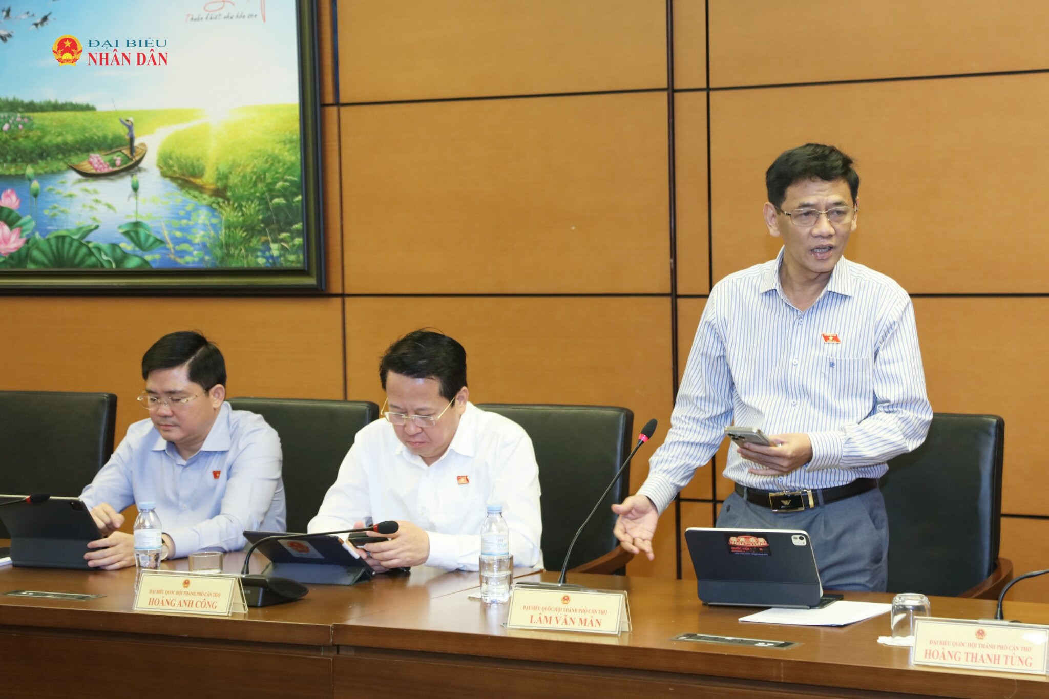 ĐBQH Lâm Văn Mẫn (Cần Thơ) phát biểu 