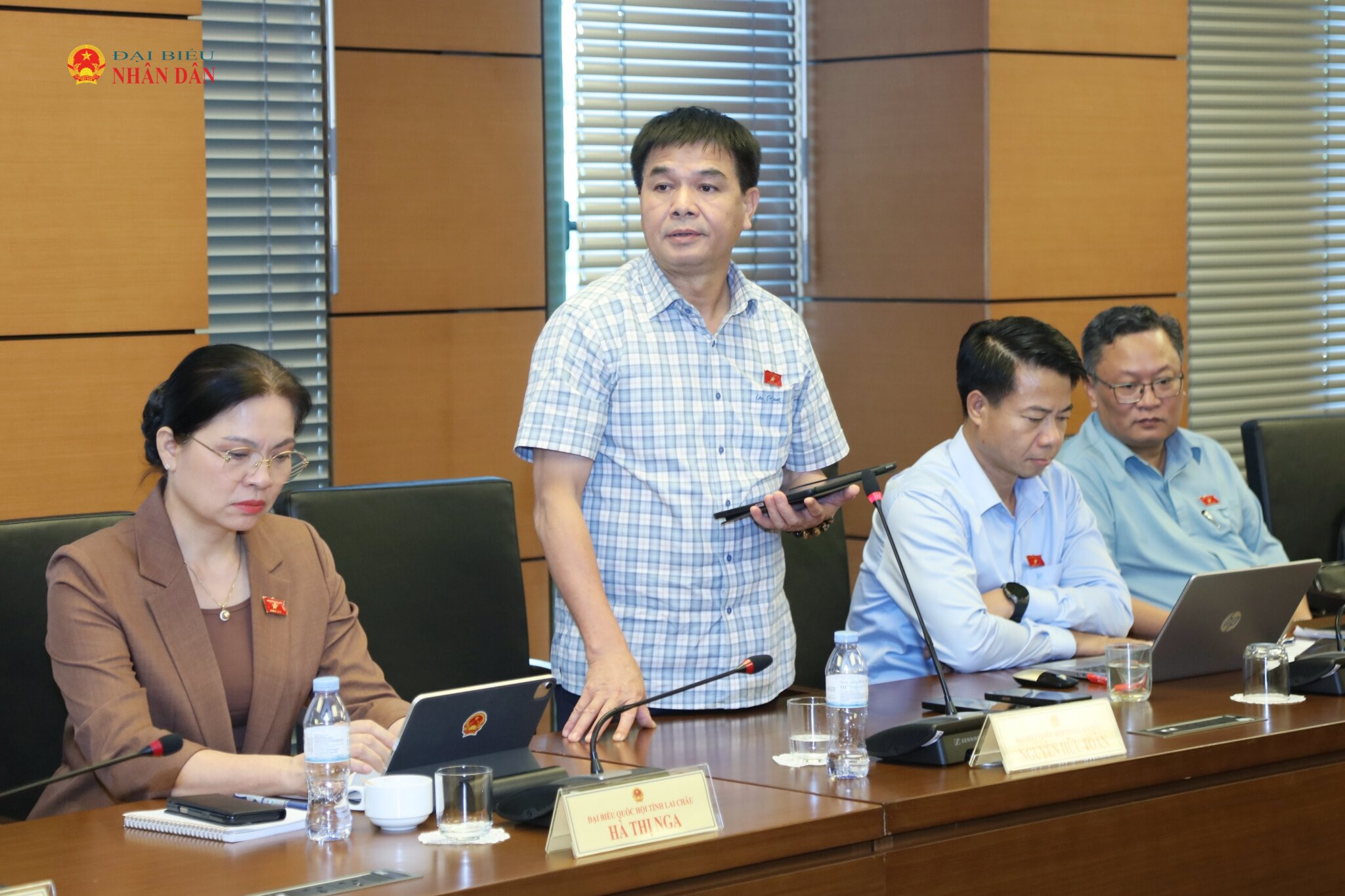 ĐBQH Nguyễn Hữu Toàn (Lai Châu) phát biểu 