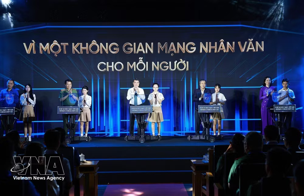Prime Minister Le Minh Hung and delegates launch the 2026 Vietnam Cybersecurity Day (Photo: VNA) vnanet-potal-thu-tuong-le-minh-hung-phat-dong-huong-ung-ngay-an-ninh-mang-viet-nam-8936263.jpg