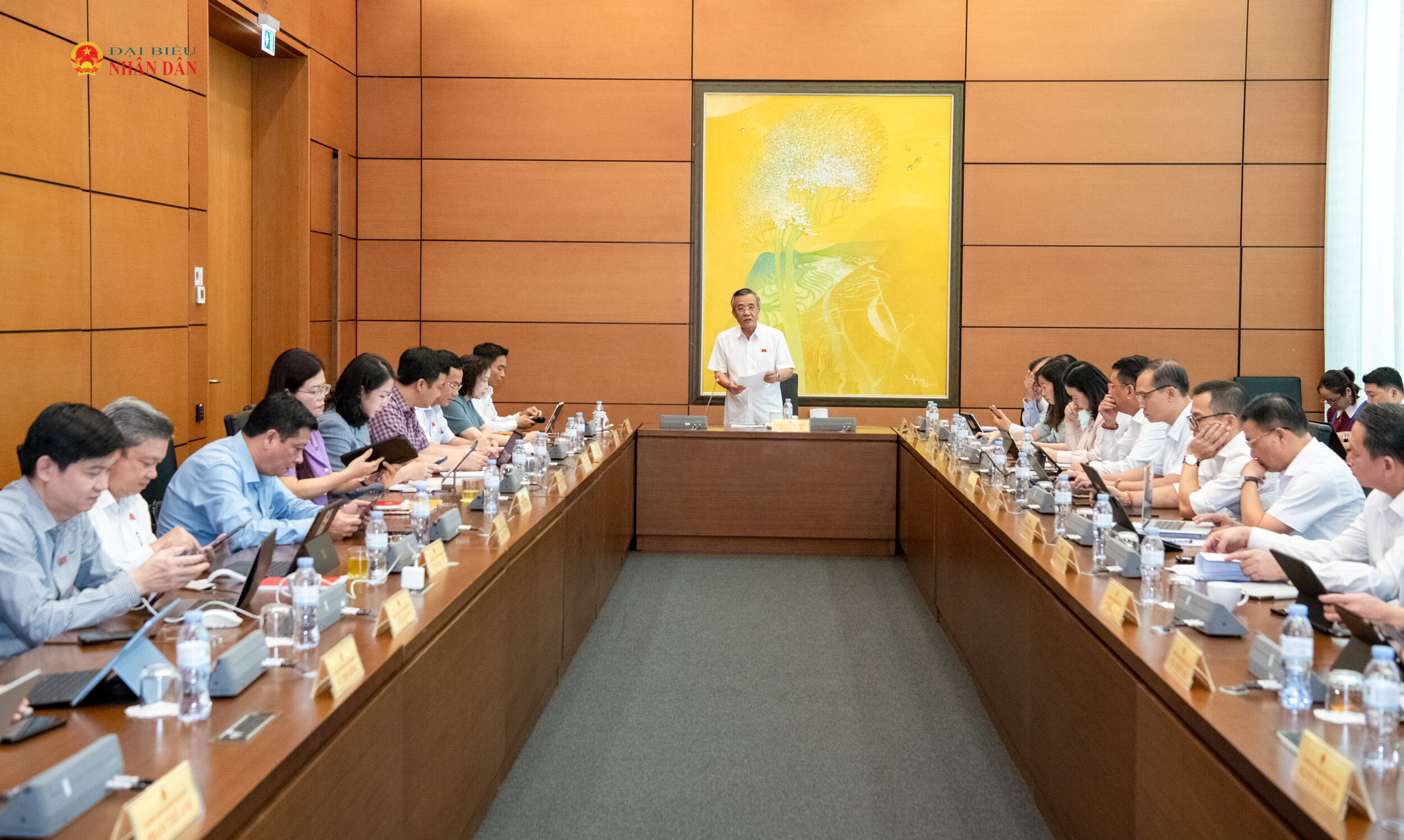 Bí thư Tỉnh ủy, Trưởng Đoàn đại biểu Quốc hội tỉnh Thanh Hóa Lê Đức Thái điều hành thảo luận Tổ 3-2
