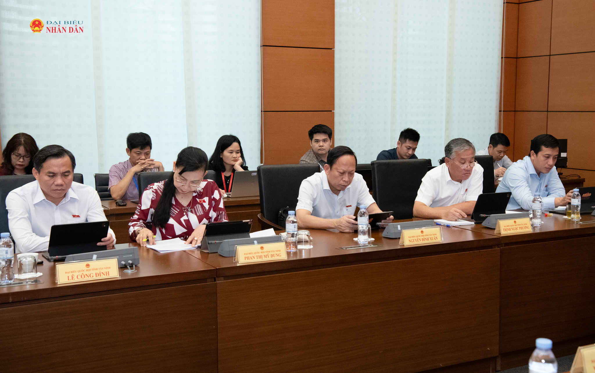 Các ĐBQH tham dự thảo luận Tổ 3 (Thanh Hóa, Tây Ninh).5