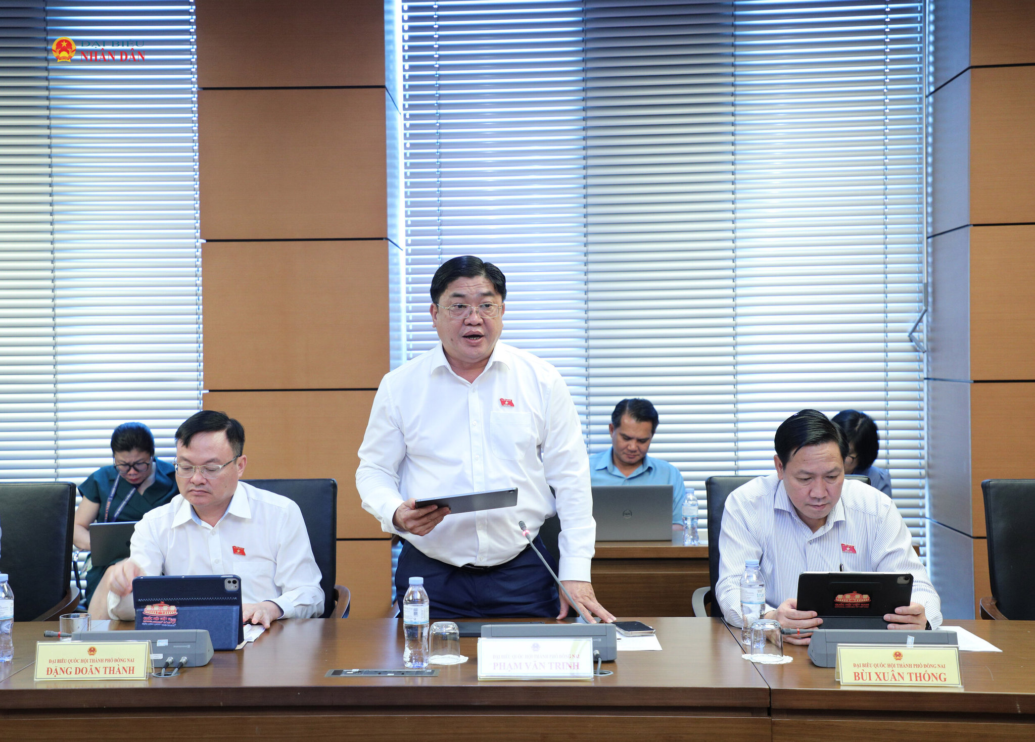 Đại biểu Phạm Văn Trinh (Đồng Nai) phát biểu thảo luận tại tổ