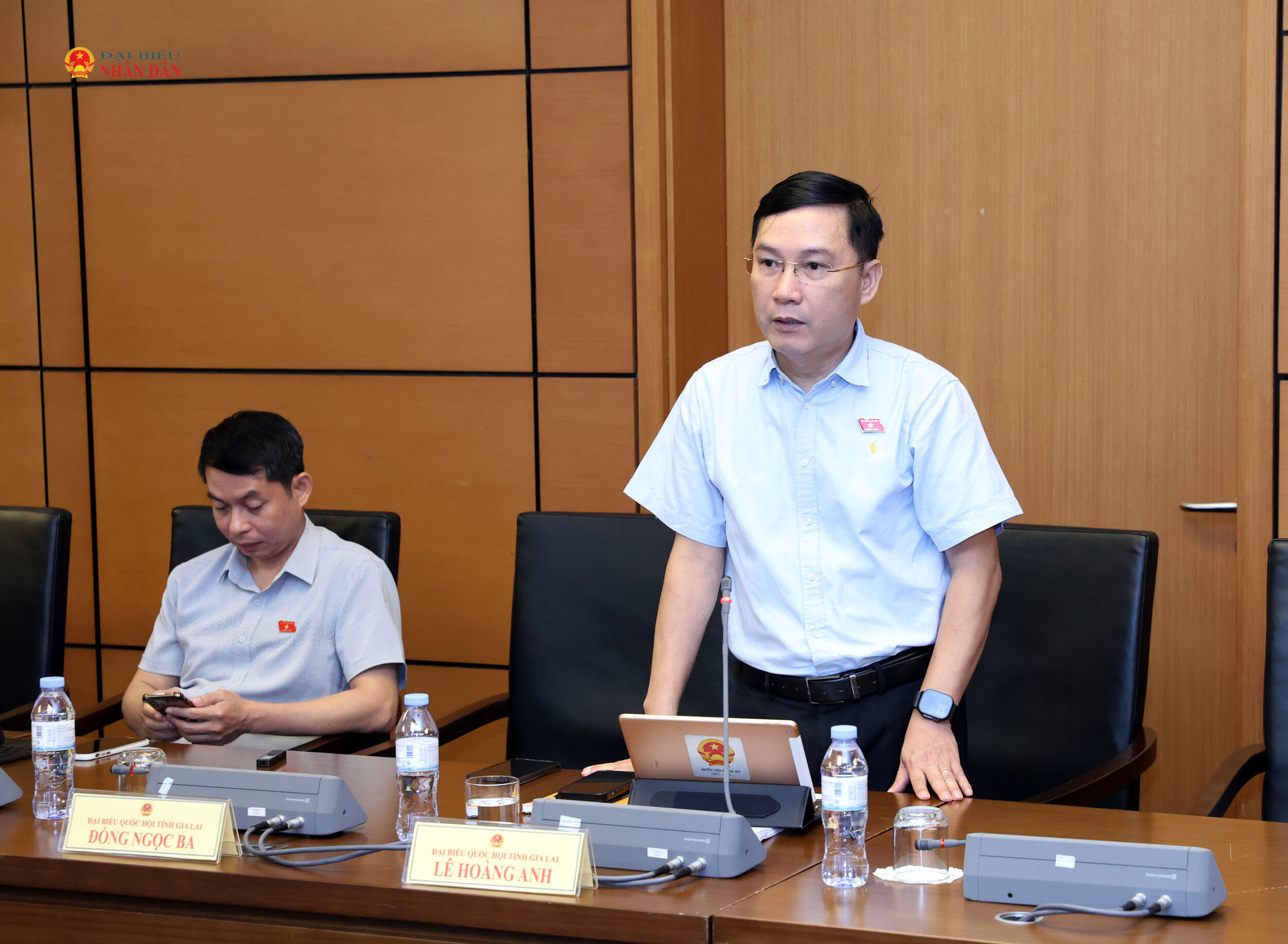 ĐBQH Lê Hoàng Anh(Gia Lai) phát biểu thảo luận tại Tổ 5