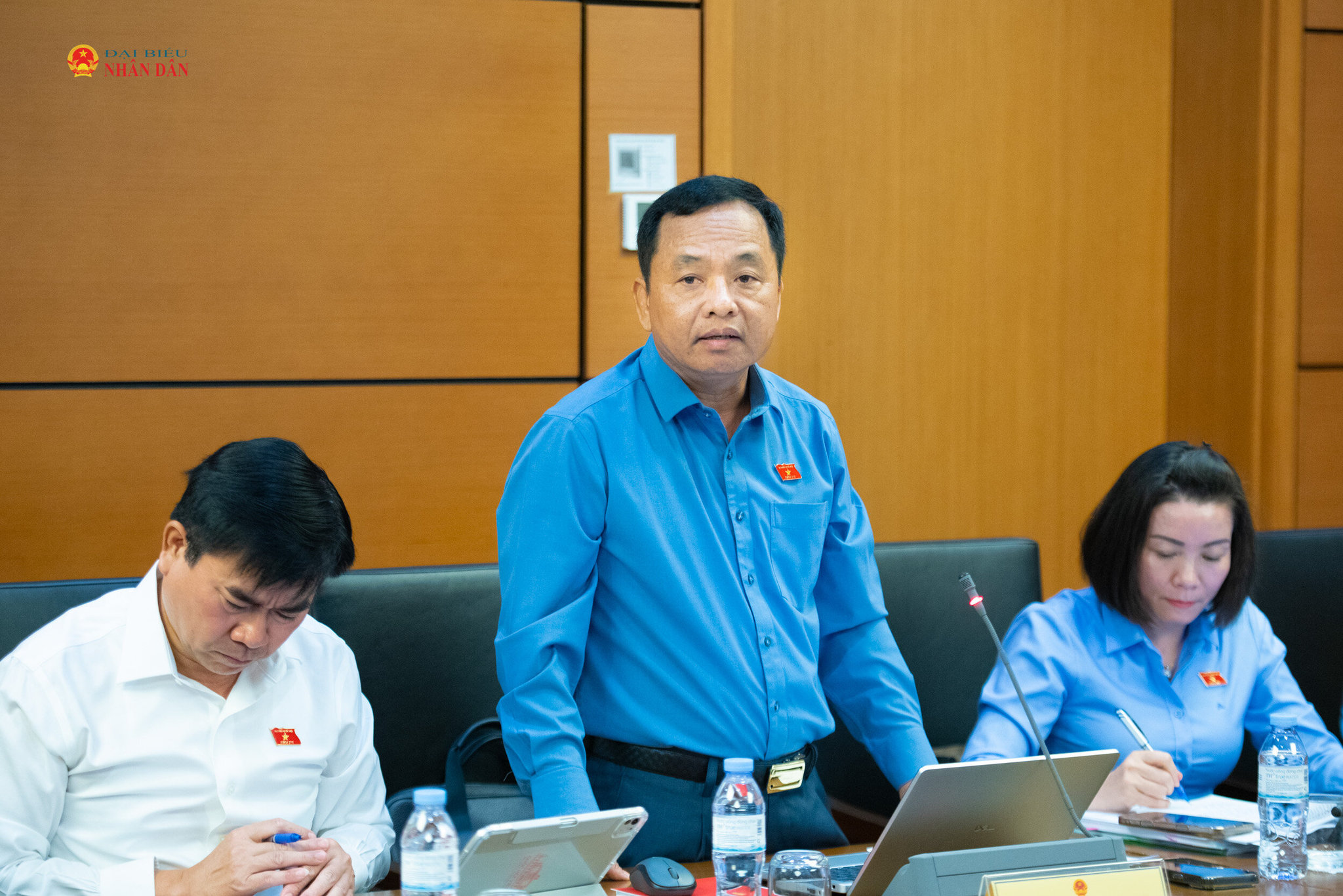 ĐBQH Nguyễn Ngọc Hà (Quảng Trị) phát biểu phát biểu thảo luận tại Tổ 13 (2)