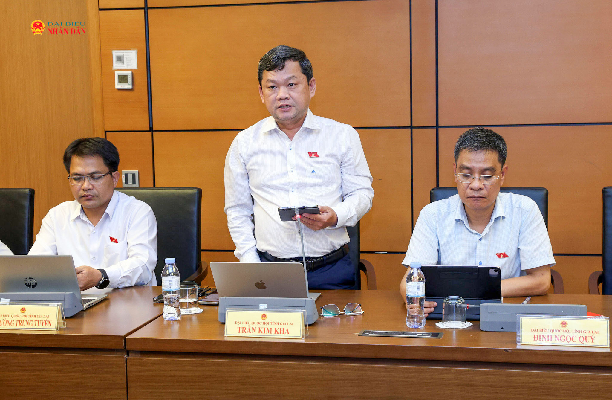 dbqh-tran-kim-kha-gia-lai-phat-bieu-thao-luan-tai-to-5(1).jpg