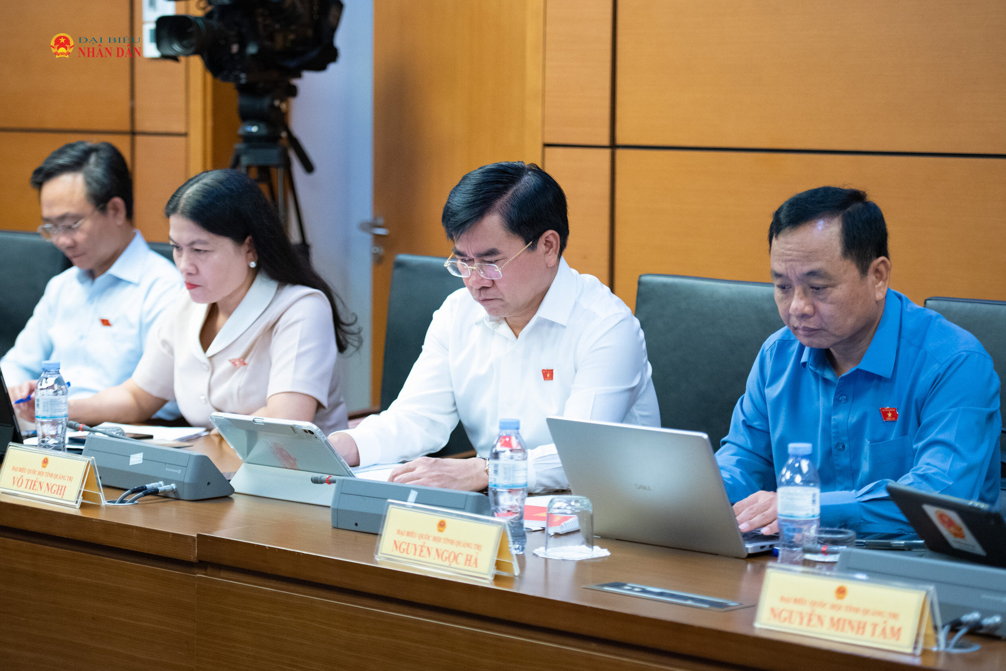 Đoàn ĐBQH Quảng Trị tham dự phiên thảo luận tại Tổ 13