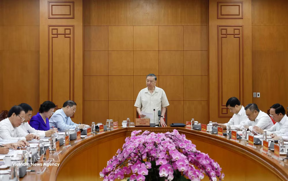 Party General Secretary and State President To Lam chairs the working session with the Government Party Committee and relevant agencies in Hanoi on August 6. (Photo: VNA) vnanet-potal-tong-bi-thu-chu-tich-nuoc-to-lam-chu-tri-lam-viec-voi-dang-uy-chinh-phu-8936699.jpg