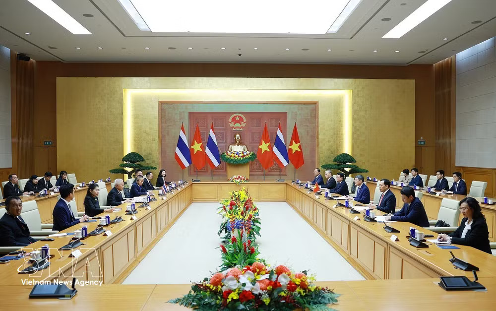 At the meeting between Prime Minister Le Minh Hung and President of the National Assembly and Speaker of the House of Representatives of Thailand Sophon Zaram in Hannoi on August 6. (Photo: VNA) vnanet-hung2.jpg
