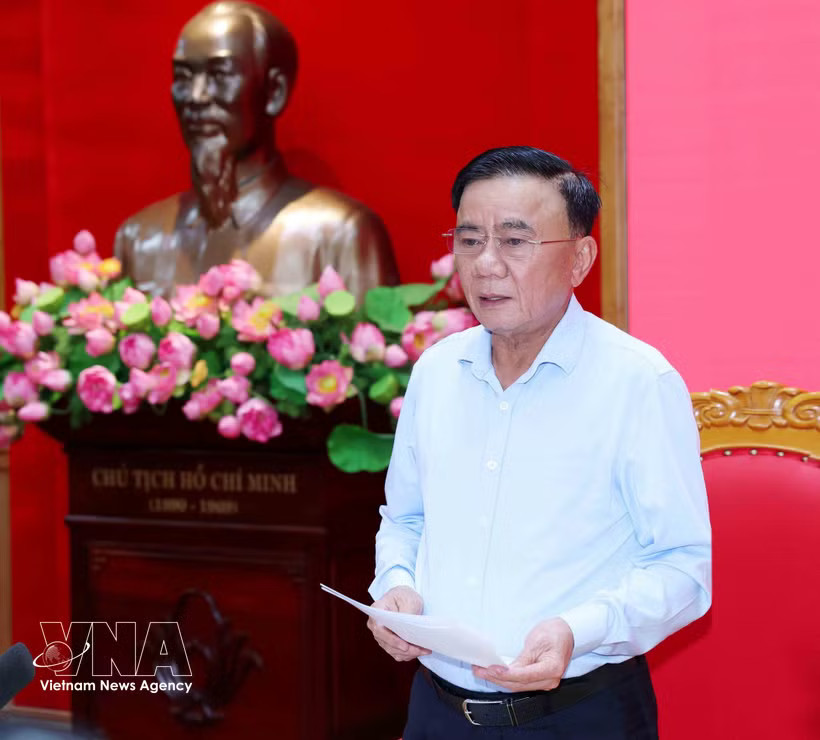 Politburo member, Permanent member of the Communist Party of Vietnam (CPV) Central Committee's Secretariat Tran Cam Tu speaks at the meeting. (Photo: VNA)