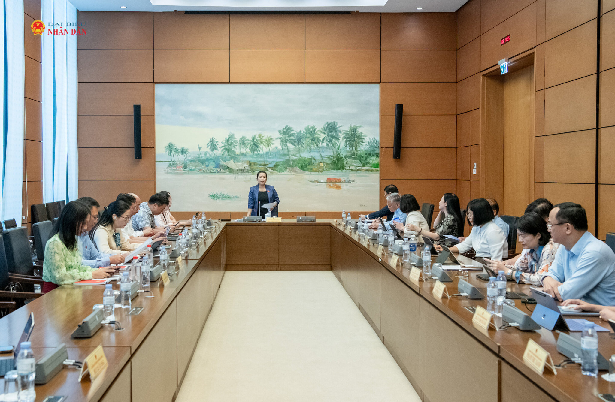 quang-canh-thao-luan-to-11-tp.-hai-phong-quang-ngai-.jpg
