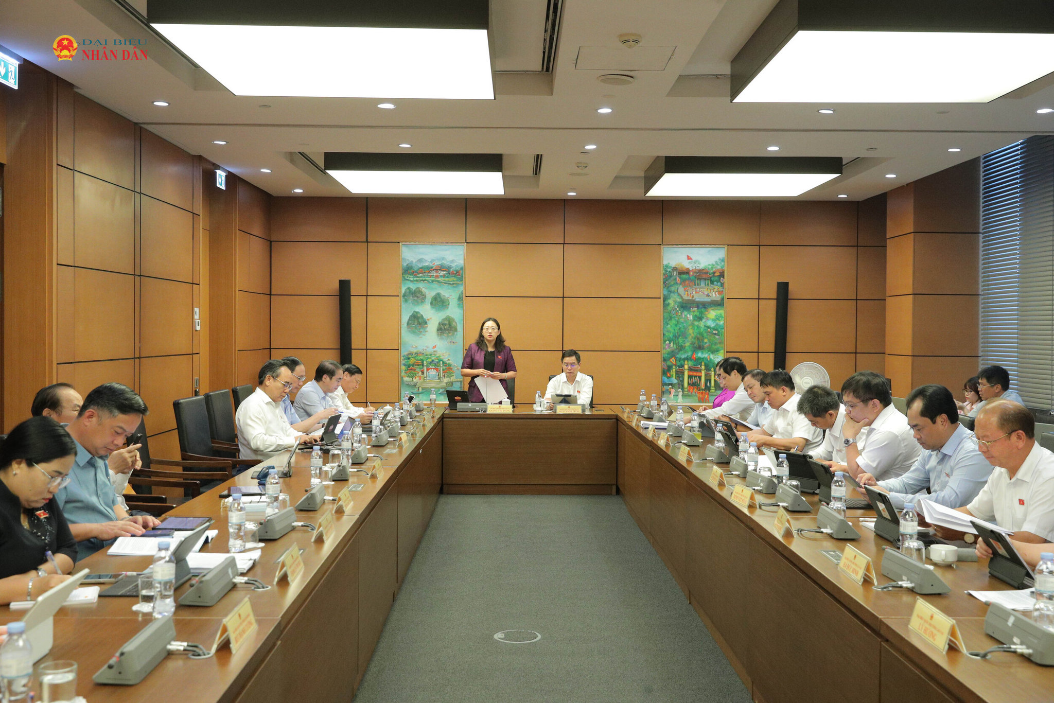 Tổ 4 (Khánh Hòa, Huế, Lào Cai)/Toàn cảnh phiên thảo luận Tổ 4 (Đoàn ĐBQH TP.Huế, tỉnh Lào Cai, Khánh Hòa)